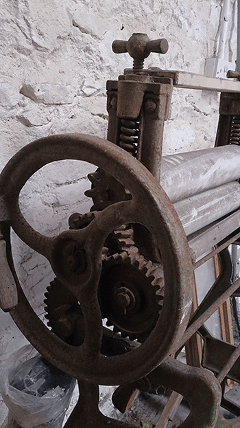 antique mangle